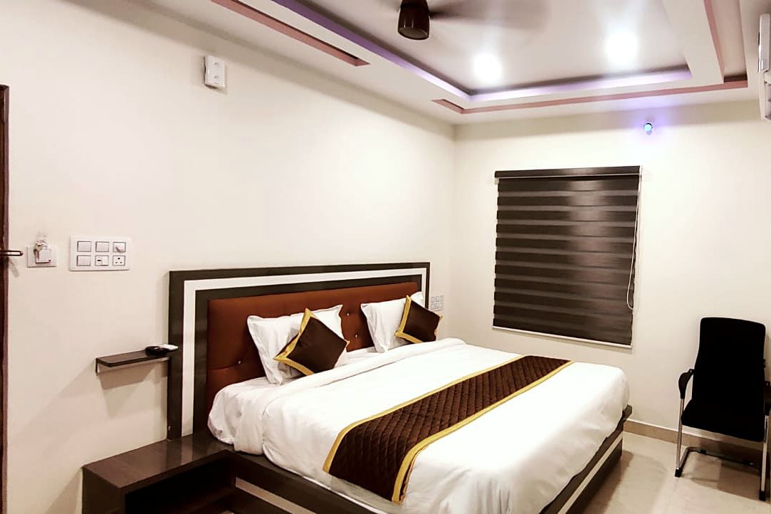 King Room with window, air conditioning and work chair